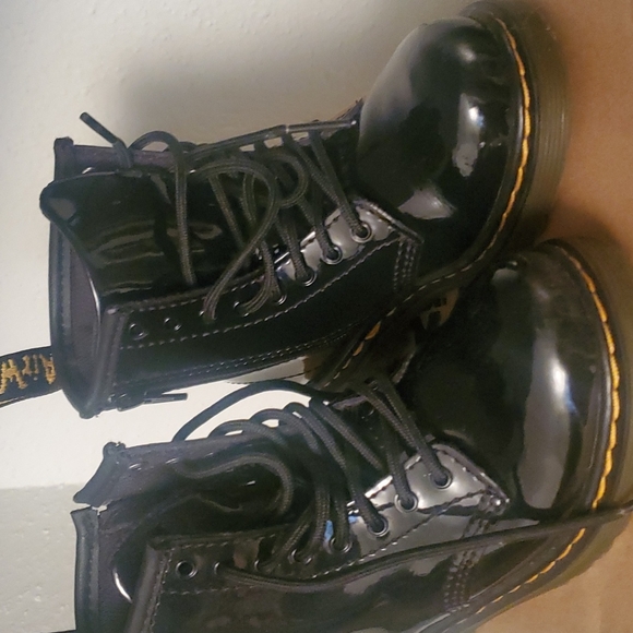 Boots - Picture 2 of 9